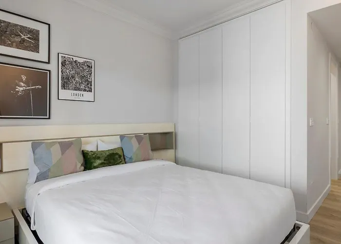 Puerto Banus- Parking Piscina. * Marbella